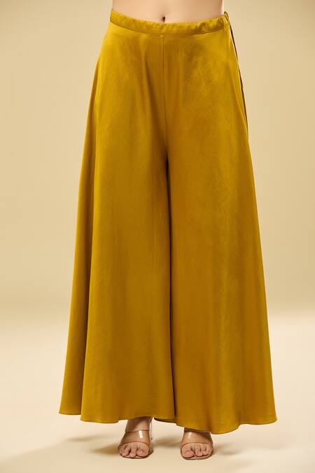 Shop_Prisho_Yellow Silk, Chiffon Embroidery Round Neck Floral Applique Kurta Set _Online_at_Aza_Fashions