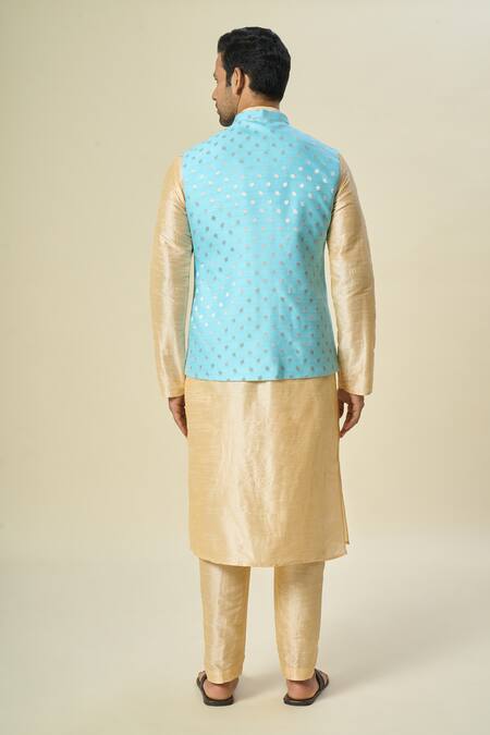 Samyukta Singhania Leaf Motif Brocade Bundi Set 