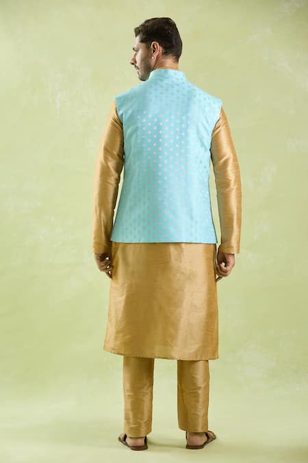Samyukta Singhania Flower Motif Brocade Bundi Set 