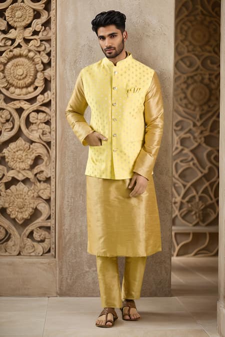 Samyukta Singhania Flower Motif Bundi & Kurta Set 