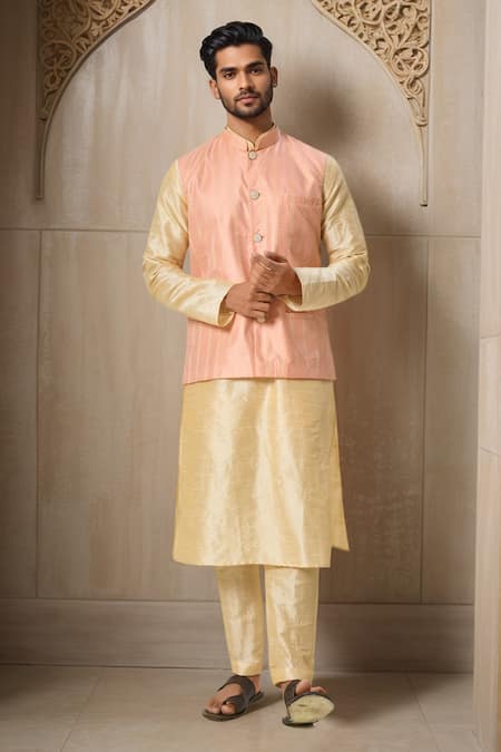 Samyukta Singhania Stripe Pattern Bundi & Kurta Set 