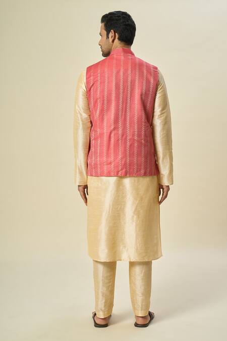 Samyukta Singhania Contrast Stripe Bundi With Kurta Set 