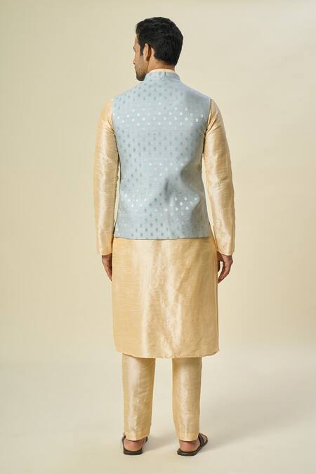 Samyukta Singhania Floral Butta Motif Brocade Bundi Set 