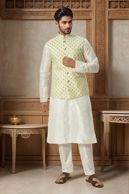 Samyukta Singhania Leaf Motif Bundi & Solid Kurta Set 