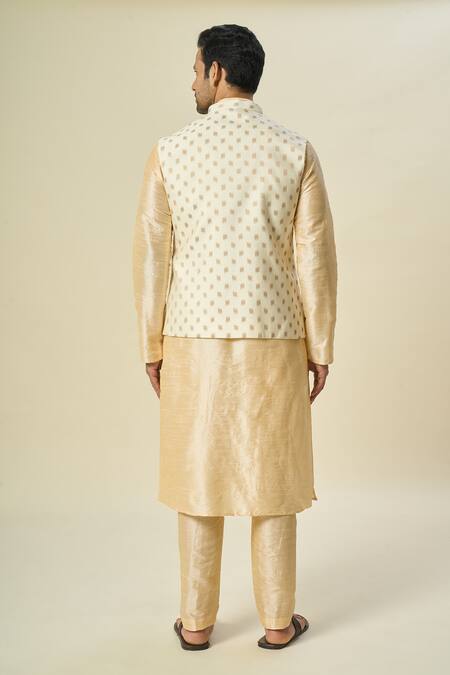 Samyukta Singhania Leaf Motif Bundi & Solid Kurta Set 