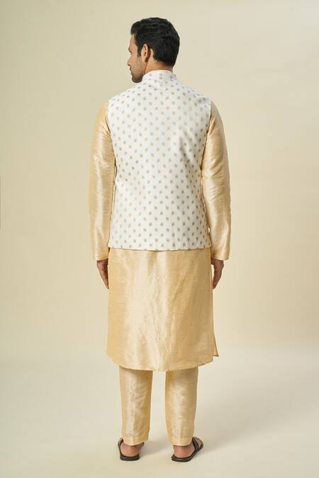 Samyukta Singhania Leaf Motif Bundi & Solid Kurta Set 