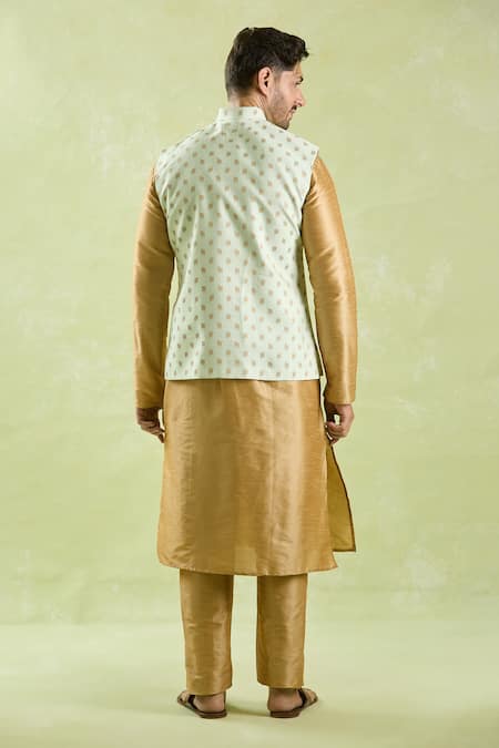 Samyukta Singhania Woven Leaf Motif Bundi & Kurta Set 