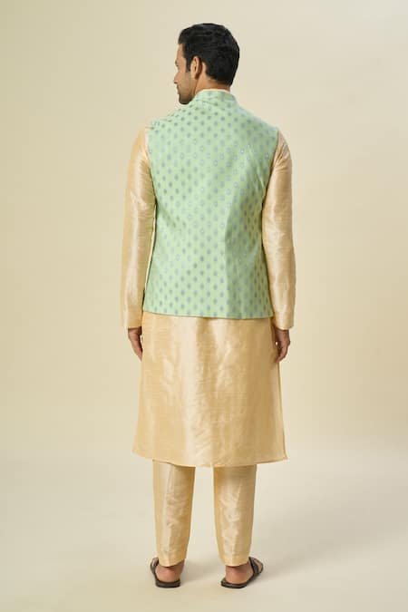 Samyukta Singhania Leaf Motif Woven Bundi & Kurta Set 