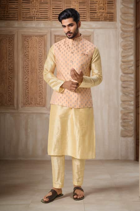 Samyukta Singhania Floral Butta Bundi & Solid Kurta Set 