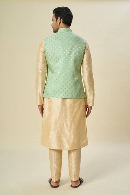 Samyukta Singhania Woven Leaf Bundi & Solid Kurta Set 