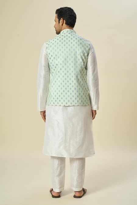 Samyukta Singhania Floral Butta Motif Bundi Set 