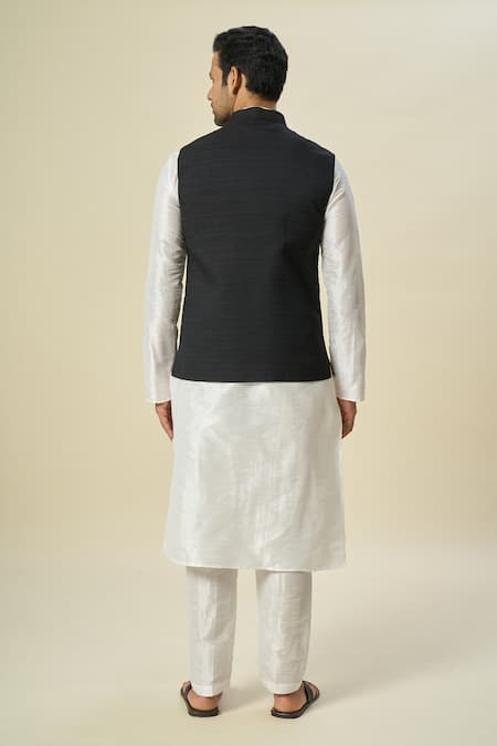 Samyukta Singhania Solid Black Bundi Kurta Set 