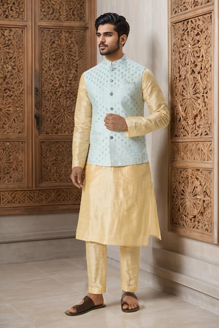 Samyukta Singhania Sky Blue Floral Butti Woven Bundi Set 