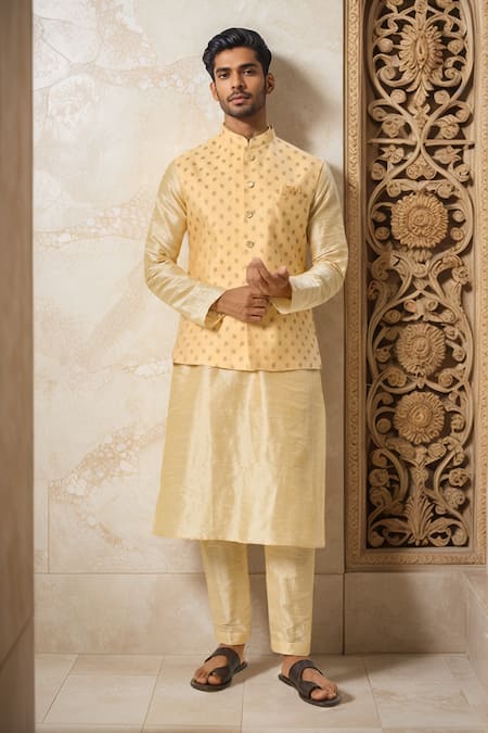 Arihant Rai Sinha Leaf Motif Pattern Bundi Kurta Set 