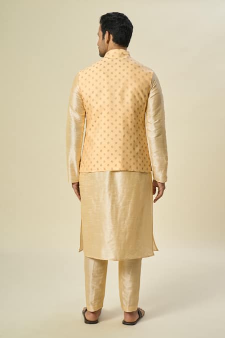 Samyukta Singhania Leaf Motif Bundi Kurta Set 