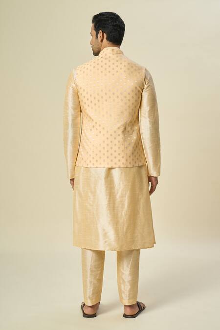 Samyukta Singhania Floral Woven Bundi Kurta Set 