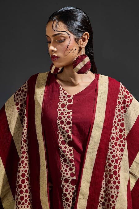 Buy_Banana Labs_Maroon Cotton Embroidery, Beads V-neck Circle Block Print Kurta Set _Online_at_Aza_Fashions