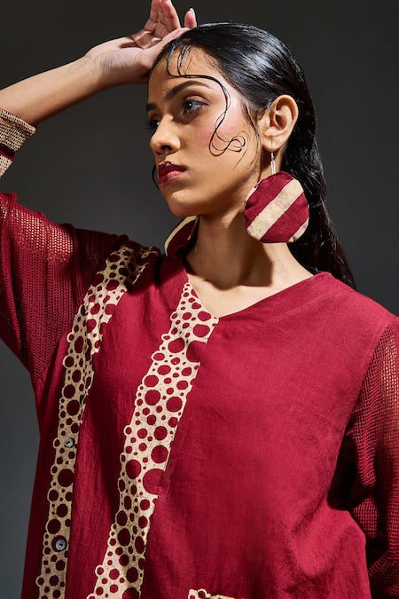 Banana Labs_Maroon Cotton Embroidery V-neck Circle Block Print Kurta And Flared Pant _Online_at_Aza_Fashions