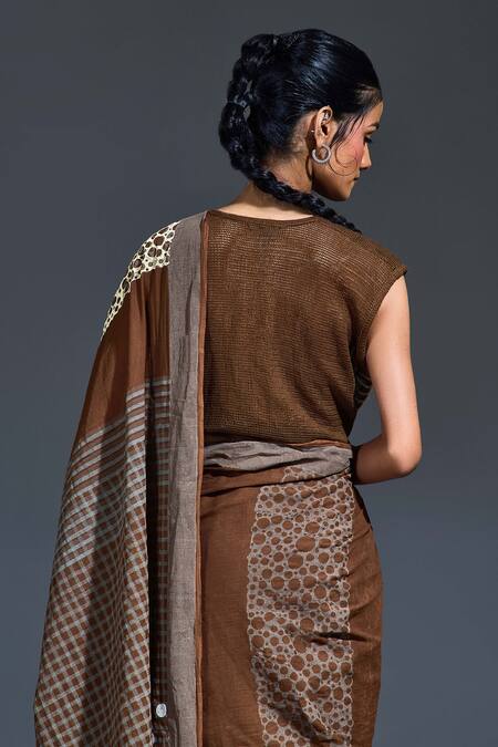 Buy_Banana Labs_Brown Cotton Round Neck Circle Checkered Block Print Saree And Blouse _Online_at_Aza_Fashions