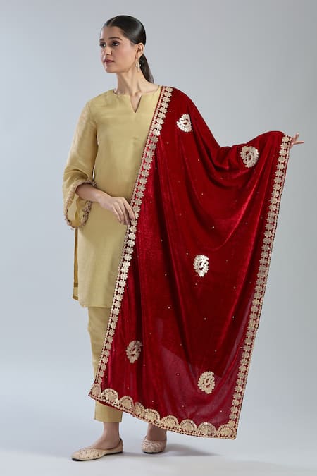 Shop Naintara Bajaj Maroon Velvet Gota Patti, Embroidery Dupatta Online at Aza Fashions Shop_Naintara Bajaj_Maroon Velvet Gota Patti, Embroidery Dupatta _Online_at_Aza_Fashions