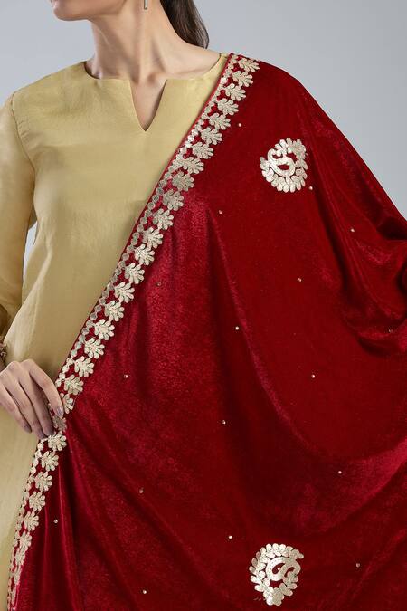 Naintara Bajaj Maroon Velvet Gota Patti, Embroidery Dupatta at Aza Fashions Naintara Bajaj_Maroon Velvet Gota Patti, Embroidery Dupatta _at_Aza_Fashions