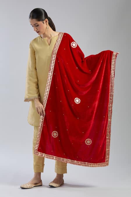 Shop_Naintara Bajaj_Red Velvet Beads, Stones Floral Butti Dupatta _Online_at_Aza_Fashions