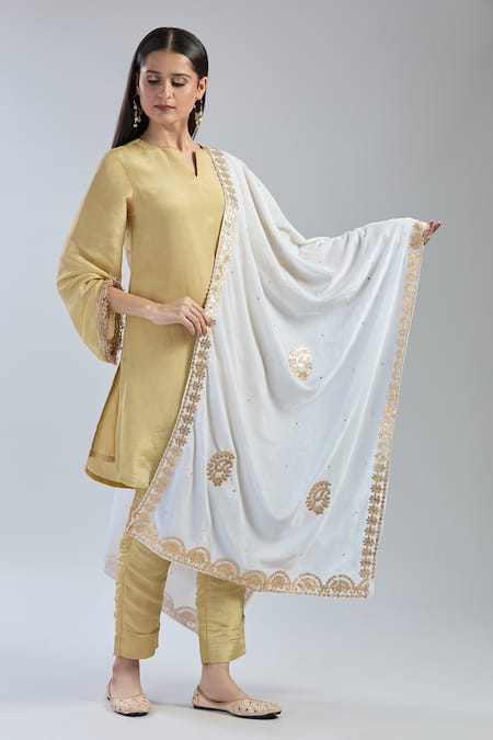 Shop Naintara Bajaj White Velvet Gota Patti, Embroidery Dupatta Online at Aza Fashions Shop_Naintara Bajaj_White Velvet Gota Patti, Embroidery Dupatta _Online_at_Aza_Fashions