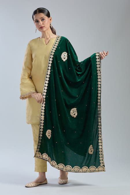 Shop Naintara Bajaj Green Velvet Gota Patti, Embroidery Dupatta Online at Aza Fashions Shop_Naintara Bajaj_Green Velvet Gota Patti, Embroidery Dupatta _Online_at_Aza_Fashions