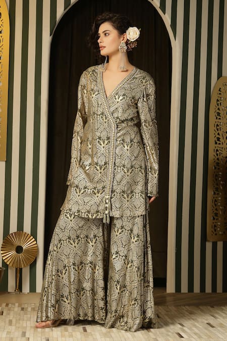 Buy_Soniya G_Green Georgette Metallic Thread, Embroidery V-neck Floral Mandala Kurta Set _Online_at_Aza_Fashions