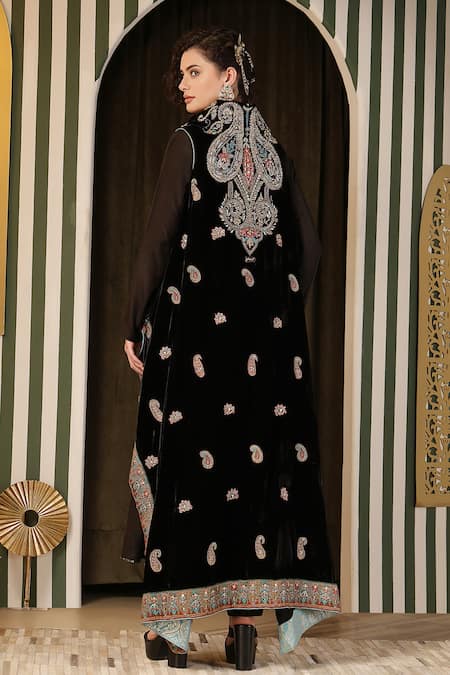 Soniya G Paisley Butti Embroidered Anarkali Set 