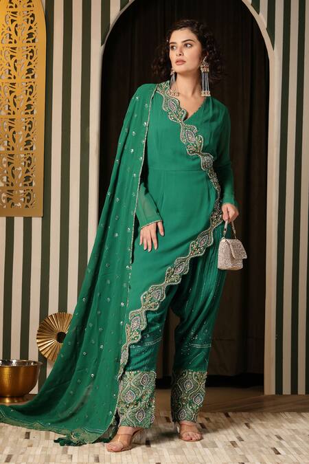 Soniya G_Green Georgette Mirrors, Embroidery V-neck Asymmetric Angarkha Kurta Set _Online_at_Aza_Fashions
