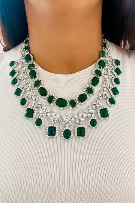 Prerto Emerald Diamond Necklace & Earring Set 