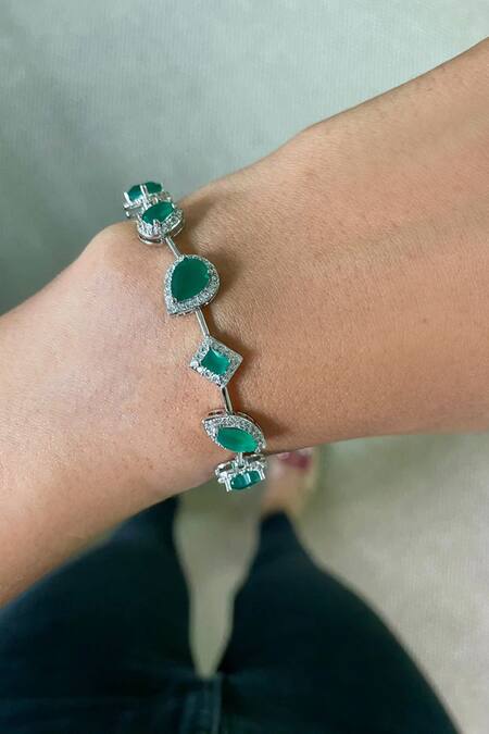 PRERTO Green Diamonds, Stones Emerald Cairn Diamante Jewellery Set Online at Aza Fashions PRERTO_Green Diamonds, Stones Emerald Cairn Diamante Jewellery Set_Online_at_Aza_Fashions