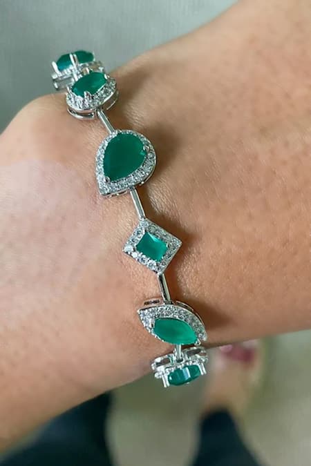 Prerto Kim Emerald Studded Bracelet 