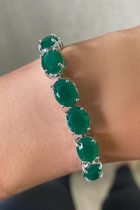 Prerto Ovalet Emerald Studded Bracelet 