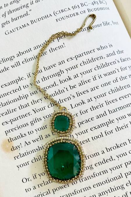 PRERTO Green Diamonds, Stones Emerald And Diamante Necklace Set Online at Aza Fashions PRERTO_Green Diamonds, Stones Emerald And Diamante Necklace Set_Online_at_Aza_Fashions