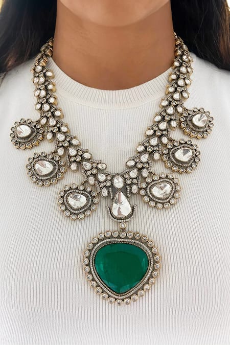 Prerto Vintage Emerald Polki Necklace Set 