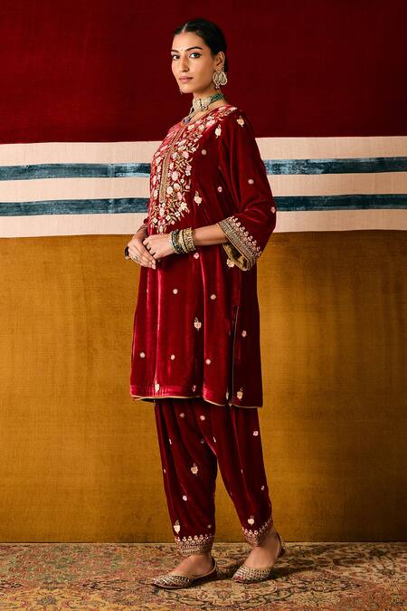 Sue Mue Red Silk, Velvet Diamonds, Embroidery Round Neck Kashmiri Kurta Set at Aza Fashions Sue Mue_Red Silk, Velvet Diamonds, Embroidery Round Neck Kashmiri Kurta Set _at_Aza_Fashions