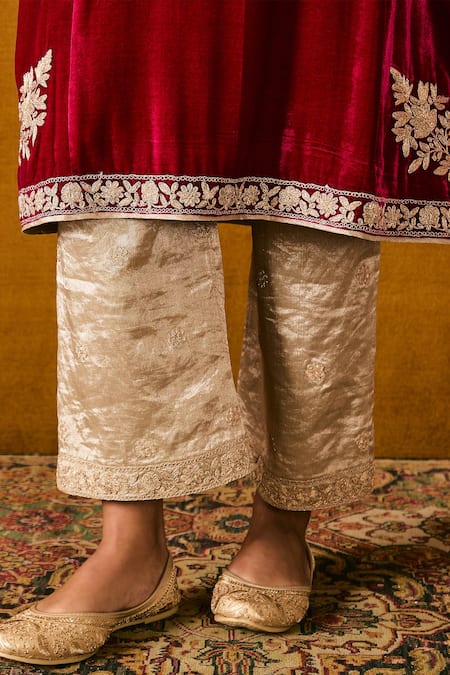 Buy Sue Mue Magenta Silk, , Handloom Diamonds, Embroidery Kashmiri Kurta Set Online at Aza Fashions Buy_Sue Mue_Magenta Silk, , Handloom Diamonds, Embroidery Kashmiri Kurta Set _Online_at_Aza_Fashions