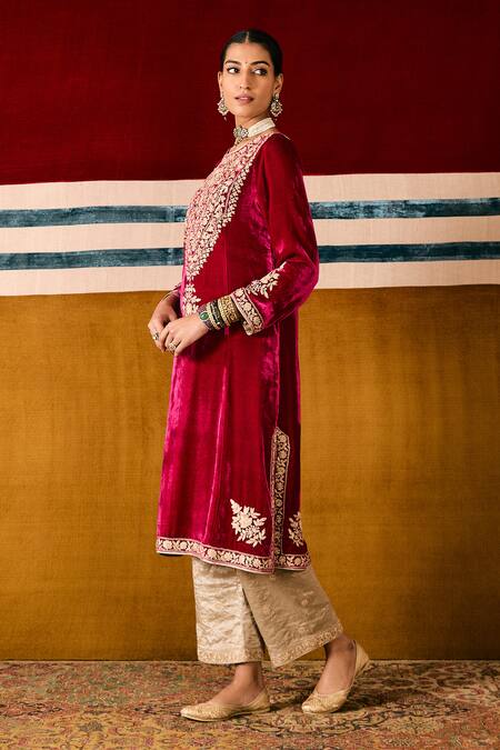 Buy Sue Mue Magenta Silk, , Handloom Diamonds, Embroidery Kashmiri Kurta Set Buy_Sue Mue_Magenta Silk, , Handloom Diamonds, Embroidery Kashmiri Kurta Set