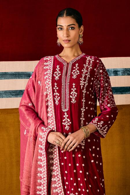 Sue Mue_Magenta Silk, , Handloom Embroidery, Pearls, Dori Kurta Set _Online_at_Aza_Fashions