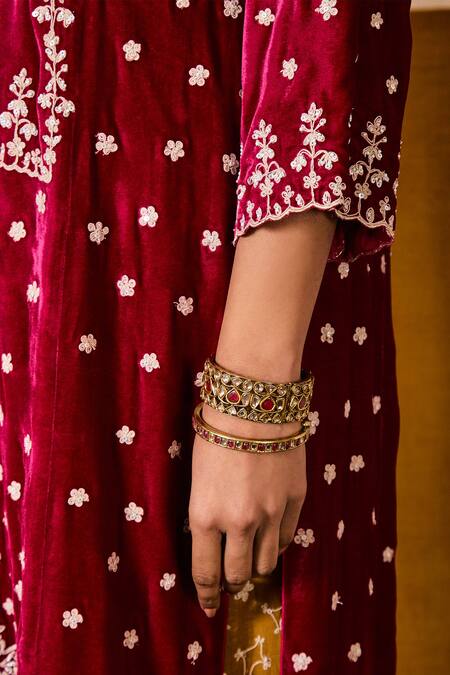 Buy_Sue Mue_Magenta Silk, , Handloom Embroidery, Pearls, Dori Kurta Set _Online_at_Aza_Fashions