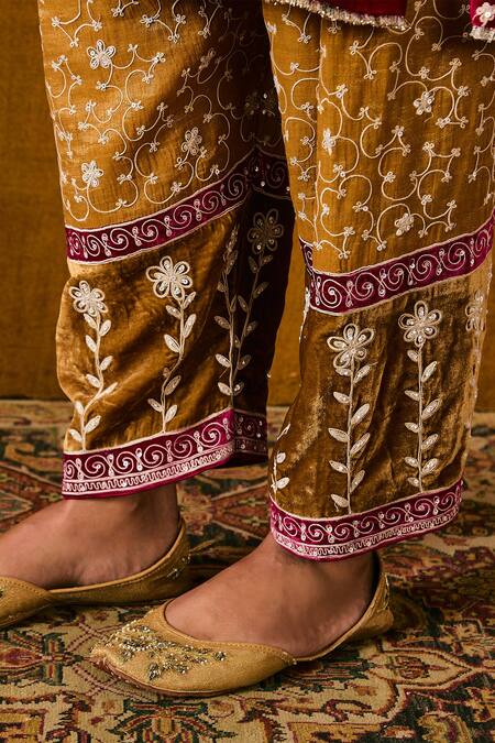 Shop_Sue Mue_Magenta Silk, , Handloom Embroidery, Pearls, Dori Kurta Set _Online_at_Aza_Fashions