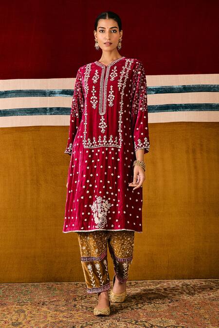 Sue Mue_Magenta Silk, , Handloom Embroidery, Pearls, Dori Kurta Set _at_Aza_Fashions
