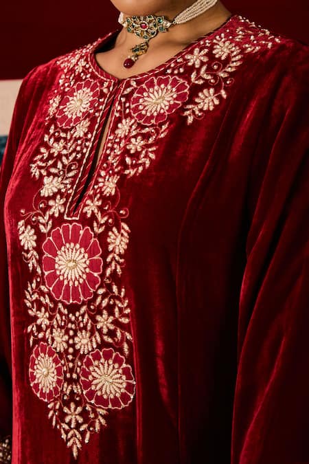 Sue Mue Red Silk, Cotton, Handloom Cotton, Velvet Applique, Sequins, Floral Kurta Set Online at Aza Fashions Sue Mue_Red Silk, Cotton, Handloom Cotton, Velvet Applique, Sequins, Floral Kurta Set _Online_at_Aza_Fashions