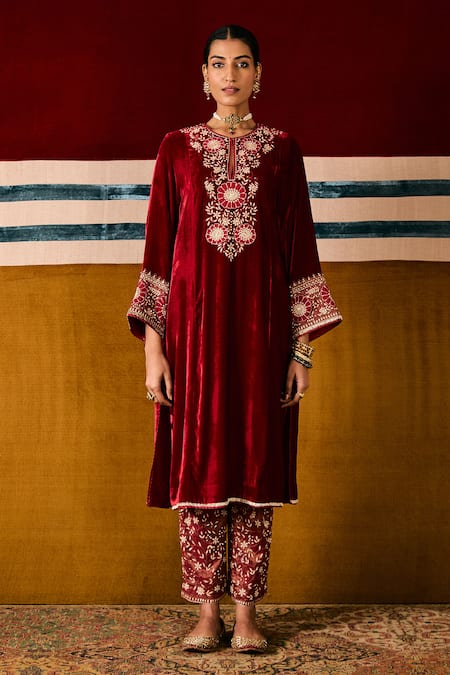 Shop Sue Mue Red Silk, Cotton, Handloom Cotton, Velvet Applique, Sequins, Floral Kurta Set Online at Aza Fashions Shop_Sue Mue_Red Silk, Cotton, Handloom Cotton, Velvet Applique, Sequins, Floral Kurta Set _Online_at_Aza_Fashions