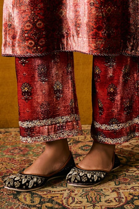 Shop Sue Mue Orange Silk, Velvet Diamonds, Embroidery, Beads V-neck Rusty Dori Kurta Set Online at Aza Fashions Shop_Sue Mue_Orange Silk, Velvet Diamonds, Embroidery, Beads V-neck Rusty Dori Kurta Set _Online_at_Aza_Fashions