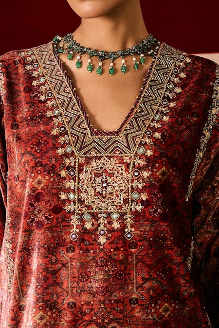 Sue Mue Orange Silk, Velvet Diamonds, Embroidery, Beads V-neck Rusty Dori Kurta Set at Aza Fashions Sue Mue_Orange Silk, Velvet Diamonds, Embroidery, Beads V-neck Rusty Dori Kurta Set _at_Aza_Fashions