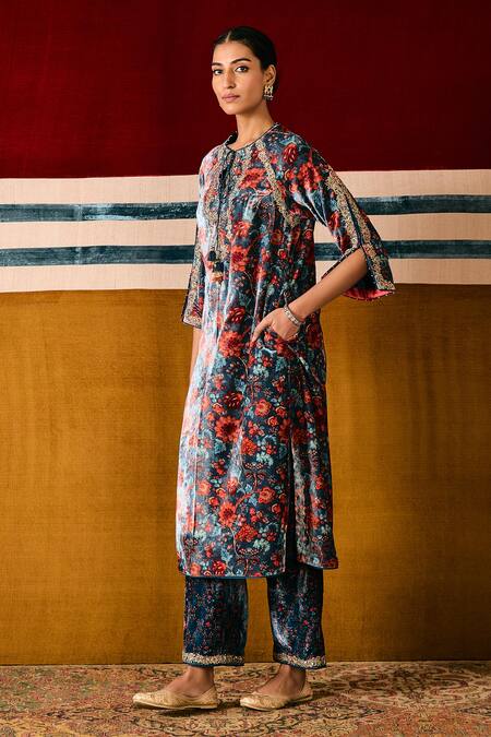 Buy Sue Mue Blue Silk, Velvet Sequins, Beads, Embroidery Open Neck Floral Kurta Set Buy_Sue Mue_Blue Silk, Velvet Sequins, Beads, Embroidery Open Neck Floral Kurta Set