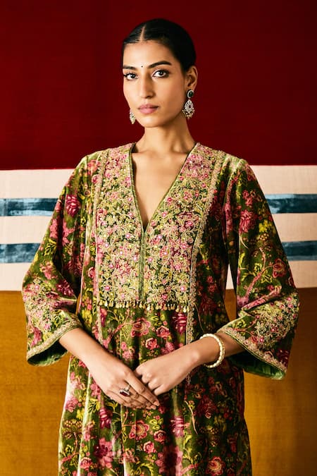 Sue Mue Green Silk, Velvet Sequins, Beads, Embroidery V-neck Floral Print Kurta Set Online at Aza Fashions Sue Mue_Green Silk, Velvet Sequins, Beads, Embroidery V-neck Floral Print Kurta Set _Online_at_Aza_Fashions